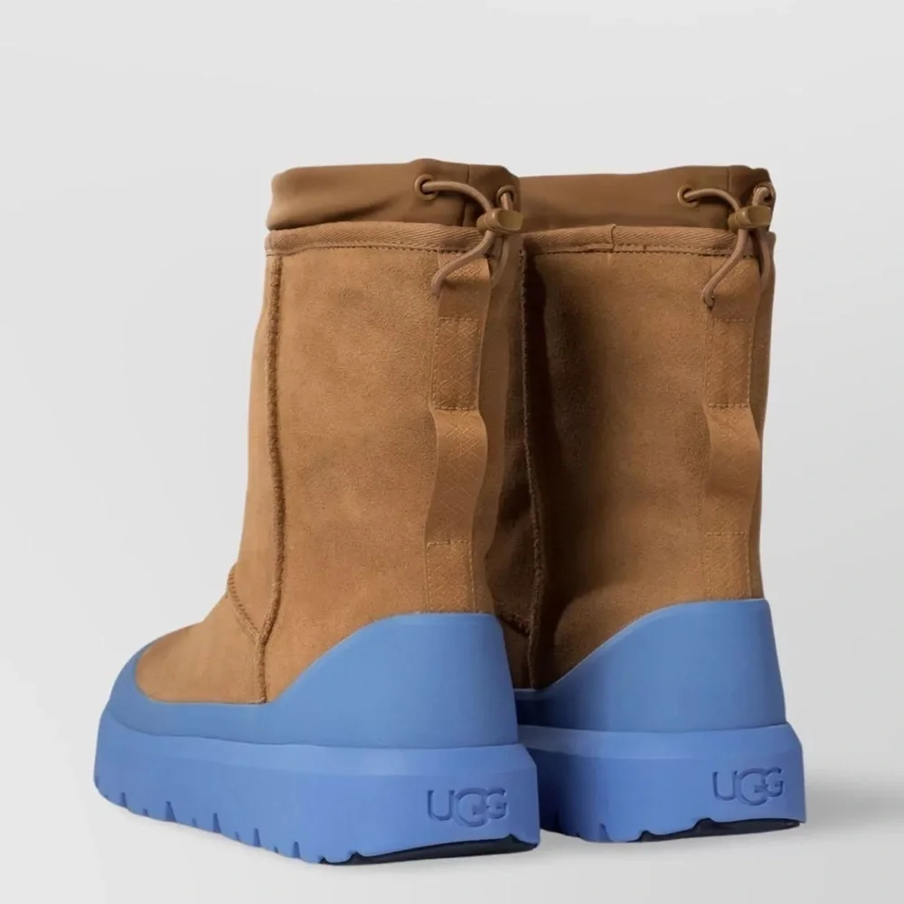 UGG  - 
